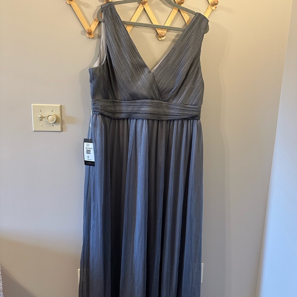 Special occasion dress, NWT, size 22. Silver gray sparkles